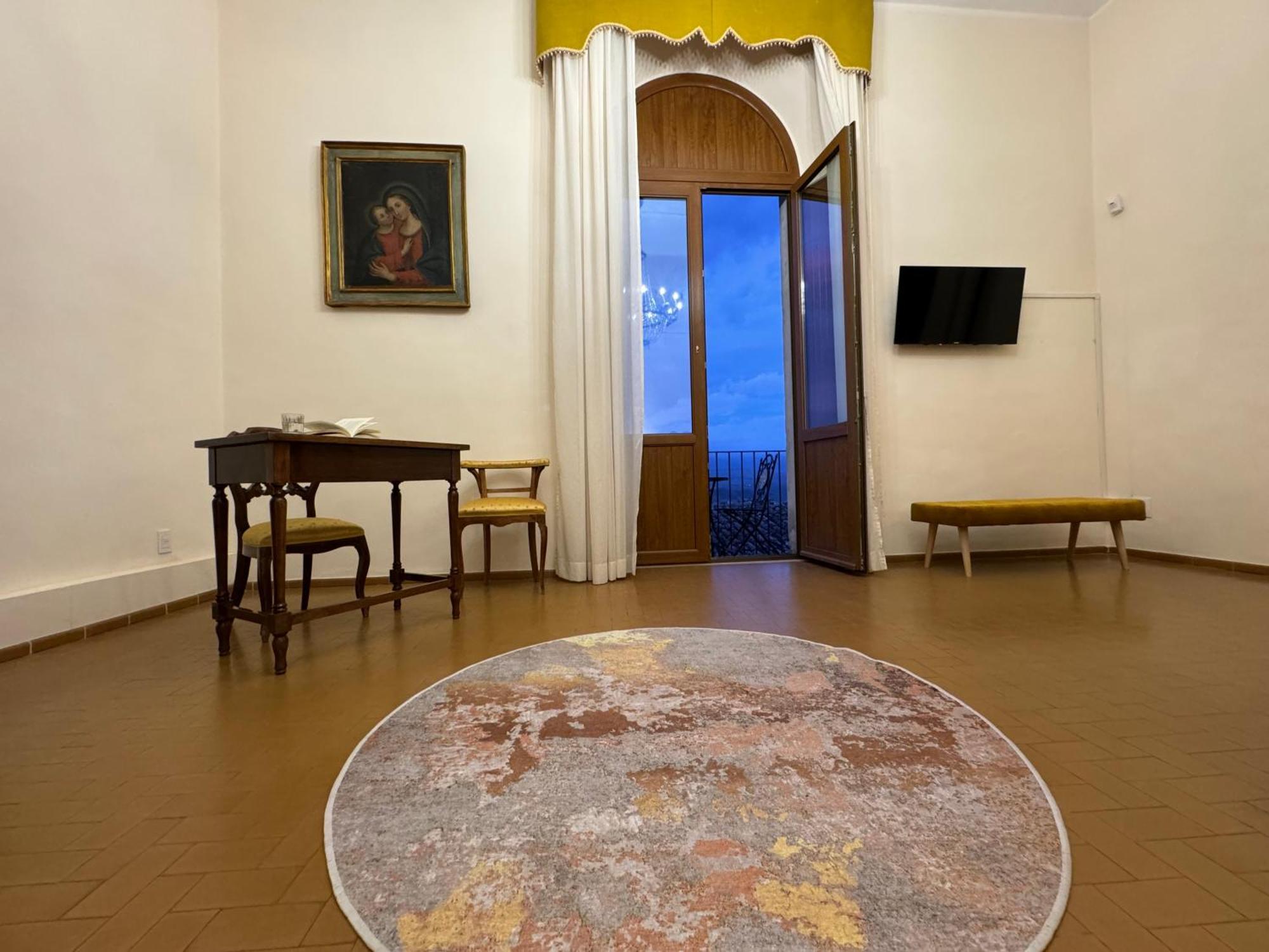 מלון טודי Monastero Ss. Annunziata מראה חיצוני תמונה The Moon Room