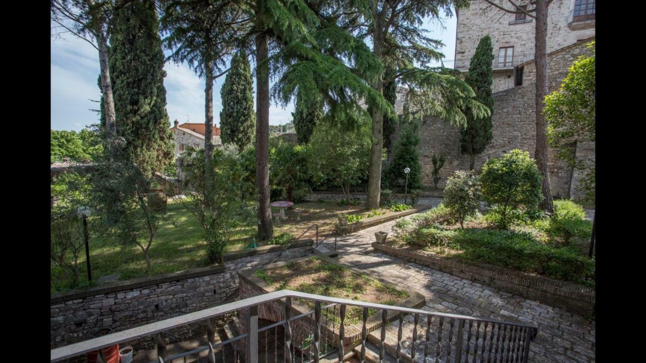 מלון טודי Monastero Ss. Annunziata מראה חיצוני תמונה The garden of the museum